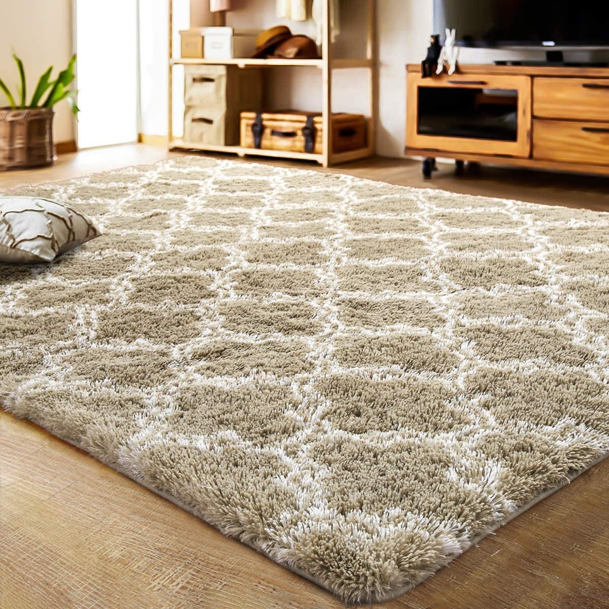 Geometric Plush Shag Area Rug - Soft Moroccan Carpet for Bedroom and Living Room, 8x10 Ft, Beige/White